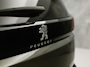 Peugeot 5008 1.2 PureTech Sport 7 Persoons (APPLE CARPLAY, GROOT NAVI, LEDER, 360 CAMERA, SPORTSTOELEN, GETINT GLAS, TREKHAAK, LANE ASSIST, NIEUWSTAAT)
