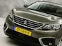 Peugeot 5008 1.2 PureTech Sport 7 Persoons (APPLE CARPLAY, GROOT NAVI, LEDER, 360 CAMERA, SPORTSTOELEN, GETINT GLAS, TREKHAAK, LANE ASSIST, NIEUWSTAAT)