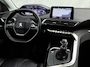 Peugeot 5008 1.2 PureTech Sport 7 Persoons (APPLE CARPLAY, GROOT NAVI, LEDER, 360 CAMERA, SPORTSTOELEN, GETINT GLAS, TREKHAAK, LANE ASSIST, NIEUWSTAAT)