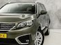 Peugeot 5008 1.2 PureTech Sport 7 Persoons (APPLE CARPLAY, GROOT NAVI, LEDER, 360 CAMERA, SPORTSTOELEN, GETINT GLAS, TREKHAAK, LANE ASSIST, NIEUWSTAAT)