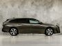 Peugeot 308 SW 1.6 Plug-in Hybrid 180 Allure Pack 180Pk Automaat (APPLE CARPLAY, SOH 91,9%, DEALER ONDERHOUDEN, GROOT NAVI, 360 CAMERA, KEYLESS, SPORTSTOELEN, GETINT GLAS, ADAPTIVE CRUISE, NIEUWSTAAT)