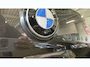 BMW iX xDRIVE45 101KWH / LEDER / FULL-LED / SKY LOUNGE / SOFT-CLOSE / 22" LMV / ELEKTR. TREKHAAK / LUCHTVERING / HARMAN KARDON / ORG. NL. / FULL OPTIONS / NIEUWSTAAT !!