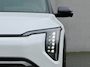 Kia EV3 GT-PlusLine 81.4 kWh / Fabrieksgarantie tot 20-08-2032 / Schuif-kantel dak / Harman/Kardon / Panoramadak / Stoel- & Stuurverwarming / Stoelverkoeling Voor / 360 Camera / Apple Carplay Android Auto / Navigatie / Elektrisch verstelbare stoelen met Geheugen / Elektrische Achterklep /