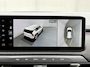 Kia EV3 GT-PlusLine 81.4 kWh / Fabrieksgarantie tot 20-08-2032 / Schuif-kantel dak / Harman/Kardon / Panoramadak / Stoel- & Stuurverwarming / Stoelverkoeling Voor / 360 Camera / Apple Carplay Android Auto / Navigatie / Elektrisch verstelbare stoelen met Geheugen / Elektrische Achterklep /
