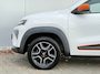 Dacia Spring Comfort Plus 27kWh | Airco | Bluetooth | Achteruitrijcamera | Navigatie | DAB radio | Kunstlederen bekleding | All-season banden | Lichtmetalen velgen |