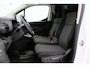 Toyota ProAce City 1.5 D-4D Live Long | Navigatie | Apple Carplay / Android Auto | Parkeersensoren achter | Cruise Control | Airco | Betonplex | 3-zits | Digitaal instrumentenpaneel