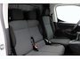 Toyota ProAce City 1.5 D-4D Live Long | Navigatie | Apple Carplay / Android Auto | Parkeersensoren achter | Cruise Control | Airco | Betonplex | 3-zits | Digitaal instrumentenpaneel