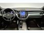 Volvo XC60 2.0 T6 Plug-in Hybrid AWD R-Design | Longe Range | Trekhaak | Panoramadak | Achteruitrijcamera | Parkeersensoren | Keyless Entry | Elektrische Achterklep | Stoelverwarming | Cruise Control Adaptief | Google Navigatie | Apple Carplay | Android Auto