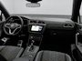 Volkswagen Tiguan 1.4 TSI eHybrid R-Line Business+ 245PK DSG Trekhaak, Matrix LED-verlichting, Discover Pro, Side Assist, Parkeersensoren voor en achter, 19" LM Velgen, Stoel-Stuurverwarming