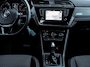 Volkswagen Touran 1.4 TSI Connected Series 7p | 7-Zits | Navigatie | Achteruitrijcamera | Stoelverwarming | Climate Control | Cruise Control |