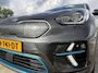 Kia Niro EV e-Niro DynamicPlusLine 64 kWh | *1E EIGENAAR | FABRIEKSGARANTIE | SCHUIF- KANTELDAK | APPLE CARPLAY/ ANDROID AUTO | NAVI | CAMERA | STUUR/ STOELVERWARMING | STOF/ LEDER | ETC…