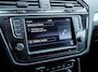Volkswagen Tiguan 2.0 TSI 4Motion Highline R | R-Line | Navigatie | Lederen Bekleding | Panoramadak | Stoelverwarming | 360 Camera | Memory | 19'' Lichtmetalen Velgen |