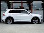 Volkswagen Tiguan 2.0 TSI 4Motion Highline R | R-Line | Navigatie | Lederen Bekleding | Panoramadak | Stoelverwarming | 360 Camera | Memory | 19'' Lichtmetalen Velgen |