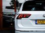Volkswagen Tiguan 2.0 TSI 4Motion Highline R | R-Line | Navigatie | Lederen Bekleding | Panoramadak | Stoelverwarming | 360 Camera | Memory | 19'' Lichtmetalen Velgen |