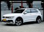Volkswagen Tiguan 2.0 TSI 4Motion Highline R | R-Line | Navigatie | Lederen Bekleding | Panoramadak | Stoelverwarming | 360 Camera | Memory | 19'' Lichtmetalen Velgen |