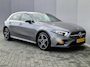 Mercedes-Benz A-klasse 250 e AMG Line / Trekgewicht 1600 kg / Stoelverwarming / Achteruitrijcamera / Apple Carplay Android Auto / Cruise control / Keyless start / Parkeersensoren voor en achter / Climate control /
