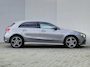 Mercedes-Benz A-klasse 250 e AMG Line / Trekgewicht 1600 kg / Stoelverwarming / Achteruitrijcamera / Apple Carplay Android Auto / Cruise control / Keyless start / Parkeersensoren voor en achter / Climate control /
