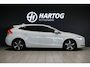 Volvo V40 2.0 D2 Inscription * DEALER ONDERHOUDEN * + PANO / LEDER / MEMORY / CAMERA