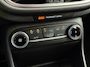Ford Fiesta 1.0 EcoBoost Hybrid Titanium / Navigatie / Apple Carplay of Android Auto / Stuur- Stoel & Voorruitverwarming / All Season Banden / Cruise control / Climate control / Parkeersensoren achter /