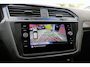 Volkswagen Tiguan 1.5 TSI R-Line Business+. camera. CarPlay. stoelverwarming.trekhaak
