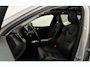 Volvo XC60 2.0 T6 Plug-in Hybrid AWD Plus Bright | Long Range | Trekhaak | Panoramadak | Harman Kardon Audio | 360 Graden Camera | Keyless Entry | Elektrische Achterklep | Elektrisch Verstelbare Voorstoelen | Stoelverwarming voor en achter | Cruise Control Adaptief | BLIS | Google Navigatie | Apple Carplay | Android Auto
