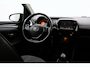 Toyota Aygo 1.0 VVT-i x-joy | Navigatie | Clima | Camera | 15 inch | Bluetooth | Privacy glas