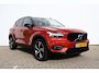 Volvo XC40 1.5 T5 Recharge R-Design Heel compleet! | Nieuw Leer! | Fusion Red | Trekhaak |