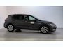 Volkswagen Golf 1.5 TSI 150pk Sfeerverlichting Stoelverwarming Parkeersensoren Navigatie