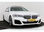 BMW 5-Serie Touring 520i High Executive M-Sport | Panoramadak | Dealer Ond. | CarPlay | Stoelverwarming | Comfortstoelen | Head-Up