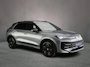 Volkswagen T-Roc R-Line 1st Edition 1.5 eTSI 150pk DSG Automaat Trekhaak, Black Style, Adaptive cruise control, Achteruitrijcamera, LED koplampen, Stuurwiel verwarmd