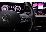 Volkswagen T-Roc R-Line 1st Edition 1.5 eTSI 150pk DSG Automaat Trekhaak, Black Style, Adaptive cruise control, Achteruitrijcamera, LED koplampen, Stuurwiel verwarmd