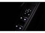 Volkswagen T-Roc R-Line 1st Edition 1.5 eTSI 150pk DSG Automaat Trekhaak, Black Style, Adaptive cruise control, Achteruitrijcamera, LED koplampen, Stuurwiel verwarmd