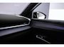 Volkswagen T-Roc R-Line 1st Edition 1.5 eTSI 150pk DSG Automaat Trekhaak, Black Style, Adaptive cruise control, Achteruitrijcamera, LED koplampen, Stuurwiel verwarmd