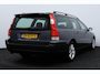 Volvo V70 2.4 Summum/ 5-Cilinder/ 16''LMV/ Clima/ Cruise/ Multi.LEDER.Stuur/ Elek.Pakket/ Armsteun/ Isofix/ C.V.afstand.