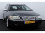 Volvo V70 2.4 Summum/ 5-Cilinder/ 16''LMV/ Clima/ Cruise/ Multi.LEDER.Stuur/ Elek.Pakket/ Armsteun/ Isofix/ C.V.afstand.