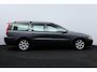 Volvo V70 2.4 Summum/ 5-Cilinder/ 16''LMV/ Clima/ Cruise/ Multi.LEDER.Stuur/ Elek.Pakket/ Armsteun/ Isofix/ C.V.afstand.