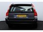Volvo V70 2.4 Summum/ 5-Cilinder/ 16''LMV/ Clima/ Cruise/ Multi.LEDER.Stuur/ Elek.Pakket/ Armsteun/ Isofix/ C.V.afstand.