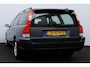 Volvo V70 2.4 Summum/ 5-Cilinder/ 16''LMV/ Clima/ Cruise/ Multi.LEDER.Stuur/ Elek.Pakket/ Armsteun/ Isofix/ C.V.afstand.