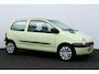 Renault Twingo 1.2 Emotion/ APK 17-12-27!/ Trekhaak/ Airco!/ Elek.Pakket/ Radio-AUX/ Deelbare Achterbank.