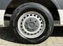 Volkswagen Crafter 2.0 TDi 9 persoons Rolstoelbus EURO 6 / Lift / Airco / Cruise / Luchtgeveerde stoel