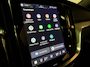 Volvo V60 T8 AWD Recharge Plus Dark | Vol! | Schuifdak | Trekhaak | 360 Camera | Head-Up Display | 455pk | All Season banden | Harman Kardon | Adaptieve Cruise Control | Stoelverwarming voor+achter | Stuurwielverwarming | 18 Inch | Pilot Assist | BLIS Dode Hoek Detectie | Elektrische voorstoelen geheugen | R-Design Contour stoelen met wit stiksel en bies | Zitting verlenging voorstoelen | Google Infotainment | Privacy Glass | Keyless Drive | Parkeersensoren voor+achter | Elektrisch bedienbare achterklep | DAB Radio | Apple Carplay/Android Auto | Volvo On Call met mobiele App functie | Forest Lake Metallic |