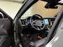 Volvo V60 T8 AWD Recharge Plus Dark | Vol! | Schuifdak | Trekhaak | 360 Camera | Head-Up Display | 455pk | All Season banden | Harman Kardon | Adaptieve Cruise Control | Stoelverwarming voor+achter | Stuurwielverwarming | 18 Inch | Pilot Assist | BLIS Dode Hoek Detectie | Elektrische voorstoelen geheugen | R-Design Contour stoelen met wit stiksel en bies | Zitting verlenging voorstoelen | Google Infotainment | Privacy Glass | Keyless Drive | Parkeersensoren voor+achter | Elektrisch bedienbare achterklep | DAB Radio | Apple Carplay/Android Auto | Volvo On Call met mobiele App functie | Forest Lake Metallic |
