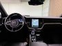 Volvo V60 T8 AWD Recharge Plus Dark | Vol! | Schuifdak | Trekhaak | 360 Camera | Head-Up Display | 455pk | All Season banden | Harman Kardon | Adaptieve Cruise Control | Stoelverwarming voor+achter | Stuurwielverwarming | 18 Inch | Pilot Assist | BLIS Dode Hoek Detectie | Elektrische voorstoelen geheugen | R-Design Contour stoelen met wit stiksel en bies | Zitting verlenging voorstoelen | Google Infotainment | Privacy Glass | Keyless Drive | Parkeersensoren voor+achter | Elektrisch bedienbare achterklep | DAB Radio | Apple Carplay/Android Auto | Volvo On Call met mobiele App functie | Forest Lake Metallic |