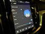 Volvo V60 T8 AWD Recharge Plus Dark | Vol! | Schuifdak | Trekhaak | 360 Camera | Head-Up Display | 455pk | All Season banden | Harman Kardon | Adaptieve Cruise Control | Stoelverwarming voor+achter | Stuurwielverwarming | 18 Inch | Pilot Assist | BLIS Dode Hoek Detectie | Elektrische voorstoelen geheugen | R-Design Contour stoelen met wit stiksel en bies | Zitting verlenging voorstoelen | Google Infotainment | Privacy Glass | Keyless Drive | Parkeersensoren voor+achter | Elektrisch bedienbare achterklep | DAB Radio | Apple Carplay/Android Auto | Volvo On Call met mobiele App functie | Forest Lake Metallic |