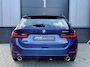 BMW 3-Serie Touring 320e LCi *90% SOH* Phytonicblau / Laser LED / Stuur/Stoelverwarming / Elek. Trekhaak / Apple Carplay / Adapt. Cruise / Keyless