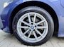 BMW 3-Serie Touring 320e LCi *90% SOH* Phytonicblau / Laser LED / Stuur/Stoelverwarming / Elek. Trekhaak / Apple Carplay / Adapt. Cruise / Keyless