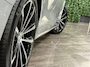 Volvo V60 T6 AWD Recharge Ultra Dark | Trekhaak | Schuifdak | Head-Up Display | Harman Kardon | Adaptieve Cruise Control | Stoelverwarming voor+achter | Stuurwielverwarming | 18 Inch | Full LED Meesturende koplampen | Parkeercamera | Pilot Assist | BLIS Dode Hoek Detectie | Elektrische voorstoelen geheugen | Lederen bekleding | Zitting verlenging voorstoelen | Lederen dashboard | Google Infotainment | Keyless Drive | Parkeersensoren voor+achter | Privacy Glass | Elektrisch bedienbare achterklep | DAB Radio | Apple Carplay/Android Auto | Volvo On Call met mobiele App functie | Onyx Black Metallic |