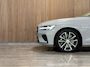 Volvo V60 T6 AWD Recharge Ultra Dark | Trekhaak | Schuifdak | Head-Up Display | Harman Kardon | Adaptieve Cruise Control | Stoelverwarming voor+achter | Stuurwielverwarming | 18 Inch | Full LED Meesturende koplampen | Parkeercamera | Pilot Assist | BLIS Dode Hoek Detectie | Elektrische voorstoelen geheugen | Lederen bekleding | Zitting verlenging voorstoelen | Lederen dashboard | Google Infotainment | Keyless Drive | Parkeersensoren voor+achter | Privacy Glass | Elektrisch bedienbare achterklep | DAB Radio | Apple Carplay/Android Auto | Volvo On Call met mobiele App functie | Onyx Black Metallic |