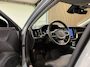 Volvo V60 T6 AWD Recharge Ultra Dark | Trekhaak | Schuifdak | Head-Up Display | Harman Kardon | Adaptieve Cruise Control | Stoelverwarming voor+achter | Stuurwielverwarming | 18 Inch | Full LED Meesturende koplampen | Parkeercamera | Pilot Assist | BLIS Dode Hoek Detectie | Elektrische voorstoelen geheugen | Lederen bekleding | Zitting verlenging voorstoelen | Lederen dashboard | Google Infotainment | Keyless Drive | Parkeersensoren voor+achter | Privacy Glass | Elektrisch bedienbare achterklep | DAB Radio | Apple Carplay/Android Auto | Volvo On Call met mobiele App functie | Onyx Black Metallic |