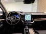Volvo XC90 T8 AWD Recharge Ultra Dark | Facelift | Luchtvering | Trekhaak | 360 Camera | Head-Up Display | Harman Kardon | 455pk | Adaptieve Cruise Control | Stoelverwarming voor+achter | Stuurwielverwarming | Schuifdak | Full LED Meesturende koplampen | Pilot Assist | BLIS Dode Hoek Detectie | Alcantara hemelbekleding | Lederen zonnekleppen en handgrepen | Elektrische voorstoelen geheugen | Quilted Nordico bekleding | Zitting verlenging voorstoelen | Lederen dashboard | 21 Inch | Google Infotainment | Keyless Drive | Privacy Glass | Elektrisch bedienbare achterklep | Geïntegreerd kinderzitje achterin | Geïntegreerde zongordijnen achterportieren | Verlichte instaplijsten | 7-Persoons | 4-Zone Climate Control | DAB Radio | Apple Carplay/Android Auto | Alarm Klasse III | Onyx Black Metallic |